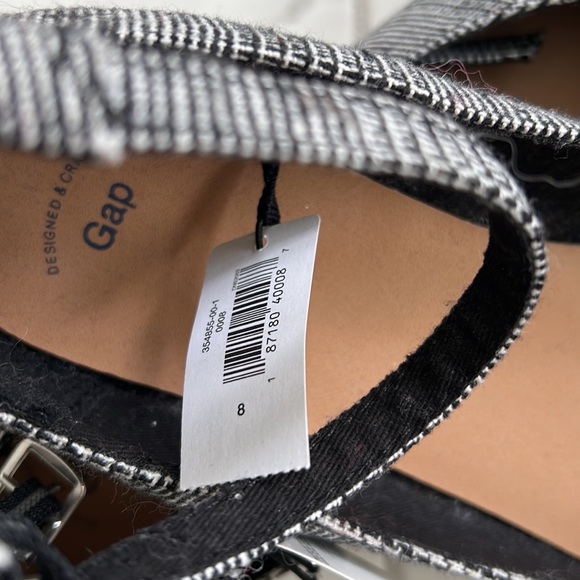 Brand new never worn Gap flats. Size 8 - Picture 5 of 5